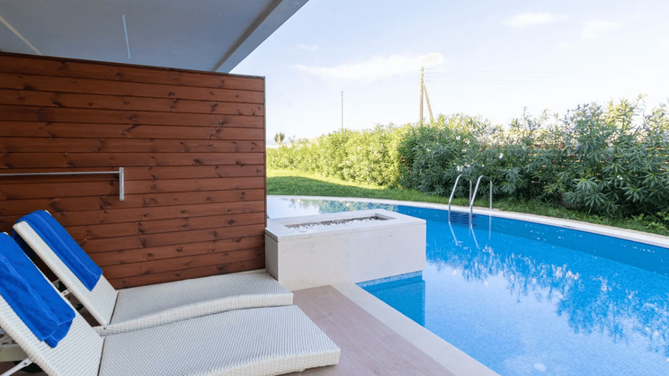 Almyros Beach Resort & Spa